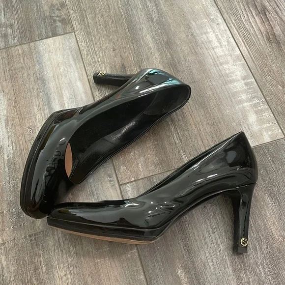 Gucci Black Patent Leather Pumps - Picture 1 of 16